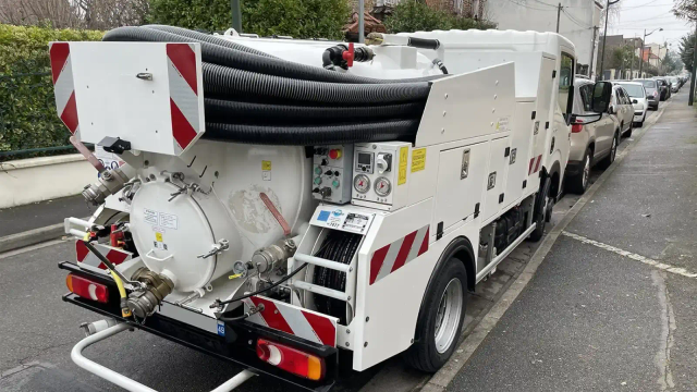Techniques de débouchage de canalisation avancées à Coubron